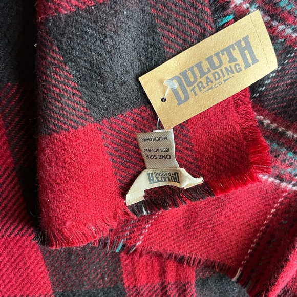 Duluth Trading Co Accessories - NEW WITH TAG Duluth Trading Co. Women’s scarf